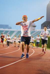 BIB: 201, 1995, 4239
                            <button type="button" onclick="openModal(5912308)" class="btn btn-primary btn-sm float-right btn-popup" data-toggle="modal" data-target=".modal-high-quality">
                        <i class="fas fa-shopping-cart"></i> Add to Cart
                    </button>
                                            <button type="button" onclick="isThisMe(5912308, true)" class="btn btn-success btn-sm float-right btn-popup btn-isme hidden" data-toggle="tooltip" data-placement="bottom" title="นี่คือรูปของคุณใช่ไหม คลิกที่นี่เพื่อเอาเข้าอัลบั้ม">
                        <i class="fas fa-plus"></i> Add to album
                    </button>
                    <button type="button" onclick="isThisMe(5912308, false)" class="btn btn-warning btn-sm float-right btn-popup btn-isnotme hidden">
                        <i class="fas fa-ban"></i> Remove from album
                    </button>