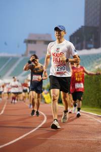 BIB: 201, 1290
                            <button type="button" onclick="openModal(5910478)" class="btn btn-primary btn-sm float-right btn-popup" data-toggle="modal" data-target=".modal-high-quality">
                        <i class="fas fa-shopping-cart"></i> Add to Cart
                    </button>
                                            <button type="button" onclick="isThisMe(5910478, true)" class="btn btn-success btn-sm float-right btn-popup btn-isme hidden" data-toggle="tooltip" data-placement="bottom" title="นี่คือรูปของคุณใช่ไหม คลิกที่นี่เพื่อเอาเข้าอัลบั้ม">
                        <i class="fas fa-plus"></i> Add to album
                    </button>
                    <button type="button" onclick="isThisMe(5910478, false)" class="btn btn-warning btn-sm float-right btn-popup btn-isnotme hidden">
                        <i class="fas fa-ban"></i> Remove from album
                    </button>