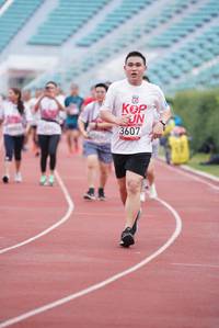 BIB: 3607
                            <button type="button" onclick="openModal(5924663)" class="btn btn-primary btn-sm float-right btn-popup" data-toggle="modal" data-target=".modal-high-quality">
                        <i class="fas fa-shopping-cart"></i> Add to Cart
                    </button>
                                            <button type="button" onclick="isThisMe(5924663, true)" class="btn btn-success btn-sm float-right btn-popup btn-isme hidden" data-toggle="tooltip" data-placement="bottom" title="นี่คือรูปของคุณใช่ไหม คลิกที่นี่เพื่อเอาเข้าอัลบั้ม">
                        <i class="fas fa-plus"></i> Add to album
                    </button>
                    <button type="button" onclick="isThisMe(5924663, false)" class="btn btn-warning btn-sm float-right btn-popup btn-isnotme hidden">
                        <i class="fas fa-ban"></i> Remove from album
                    </button>