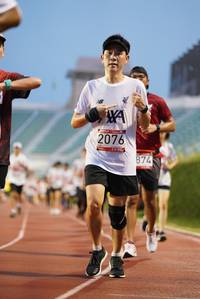 BIB: 2076, 874
                            <button type="button" onclick="openModal(5911072)" class="btn btn-primary btn-sm float-right btn-popup" data-toggle="modal" data-target=".modal-high-quality">
                        <i class="fas fa-shopping-cart"></i> Add to Cart
                    </button>
                                            <button type="button" onclick="isThisMe(5911072, true)" class="btn btn-success btn-sm float-right btn-popup btn-isme hidden" data-toggle="tooltip" data-placement="bottom" title="นี่คือรูปของคุณใช่ไหม คลิกที่นี่เพื่อเอาเข้าอัลบั้ม">
                        <i class="fas fa-plus"></i> Add to album
                    </button>
                    <button type="button" onclick="isThisMe(5911072, false)" class="btn btn-warning btn-sm float-right btn-popup btn-isnotme hidden">
                        <i class="fas fa-ban"></i> Remove from album
                    </button>