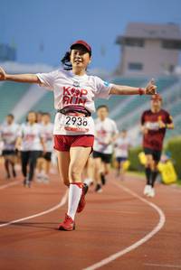 BIB: 2938
                            <button type="button" onclick="openModal(5909644)" class="btn btn-primary btn-sm float-right btn-popup" data-toggle="modal" data-target=".modal-high-quality">
                        <i class="fas fa-shopping-cart"></i> Add to Cart
                    </button>
                                            <button type="button" onclick="isThisMe(5909644, true)" class="btn btn-success btn-sm float-right btn-popup btn-isme hidden" data-toggle="tooltip" data-placement="bottom" title="นี่คือรูปของคุณใช่ไหม คลิกที่นี่เพื่อเอาเข้าอัลบั้ม">
                        <i class="fas fa-plus"></i> Add to album
                    </button>
                    <button type="button" onclick="isThisMe(5909644, false)" class="btn btn-warning btn-sm float-right btn-popup btn-isnotme hidden">
                        <i class="fas fa-ban"></i> Remove from album
                    </button>