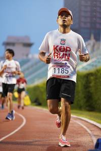 BIB: 1185, 
                            <button type="button" onclick="openModal(5910520)" class="btn btn-primary btn-sm float-right btn-popup" data-toggle="modal" data-target=".modal-high-quality">
                        <i class="fas fa-shopping-cart"></i> Add to Cart
                    </button>
                                            <button type="button" onclick="isThisMe(5910520, true)" class="btn btn-success btn-sm float-right btn-popup btn-isme hidden" data-toggle="tooltip" data-placement="bottom" title="นี่คือรูปของคุณใช่ไหม คลิกที่นี่เพื่อเอาเข้าอัลบั้ม">
                        <i class="fas fa-plus"></i> Add to album
                    </button>
                    <button type="button" onclick="isThisMe(5910520, false)" class="btn btn-warning btn-sm float-right btn-popup btn-isnotme hidden">
                        <i class="fas fa-ban"></i> Remove from album
                    </button>