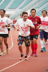 BIB: 8412, 1762, 1478
                            <button type="button" onclick="openModal(5931873)" class="btn btn-primary btn-sm float-right btn-popup" data-toggle="modal" data-target=".modal-high-quality">
                        <i class="fas fa-shopping-cart"></i> Add to Cart
                    </button>
                                            <button type="button" onclick="isThisMe(5931873, true)" class="btn btn-success btn-sm float-right btn-popup btn-isme hidden" data-toggle="tooltip" data-placement="bottom" title="นี่คือรูปของคุณใช่ไหม คลิกที่นี่เพื่อเอาเข้าอัลบั้ม">
                        <i class="fas fa-plus"></i> Add to album
                    </button>
                    <button type="button" onclick="isThisMe(5931873, false)" class="btn btn-warning btn-sm float-right btn-popup btn-isnotme hidden">
                        <i class="fas fa-ban"></i> Remove from album
                    </button>