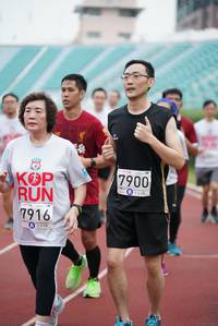 BIB: 7900, 7916
                            <button type="button" onclick="openModal(5914486)" class="btn btn-primary btn-sm float-right btn-popup" data-toggle="modal" data-target=".modal-high-quality">
                        <i class="fas fa-shopping-cart"></i> Add to Cart
                    </button>
                                            <button type="button" onclick="isThisMe(5914486, true)" class="btn btn-success btn-sm float-right btn-popup btn-isme hidden" data-toggle="tooltip" data-placement="bottom" title="นี่คือรูปของคุณใช่ไหม คลิกที่นี่เพื่อเอาเข้าอัลบั้ม">
                        <i class="fas fa-plus"></i> Add to album
                    </button>
                    <button type="button" onclick="isThisMe(5914486, false)" class="btn btn-warning btn-sm float-right btn-popup btn-isnotme hidden">
                        <i class="fas fa-ban"></i> Remove from album
                    </button>