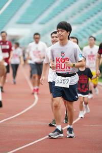 BIB: 2019, 6357
                            <button type="button" onclick="openModal(5925301)" class="btn btn-primary btn-sm float-right btn-popup" data-toggle="modal" data-target=".modal-high-quality">
                        <i class="fas fa-shopping-cart"></i> Add to Cart
                    </button>
                                            <button type="button" onclick="isThisMe(5925301, true)" class="btn btn-success btn-sm float-right btn-popup btn-isme hidden" data-toggle="tooltip" data-placement="bottom" title="นี่คือรูปของคุณใช่ไหม คลิกที่นี่เพื่อเอาเข้าอัลบั้ม">
                        <i class="fas fa-plus"></i> Add to album
                    </button>
                    <button type="button" onclick="isThisMe(5925301, false)" class="btn btn-warning btn-sm float-right btn-popup btn-isnotme hidden">
                        <i class="fas fa-ban"></i> Remove from album
                    </button>