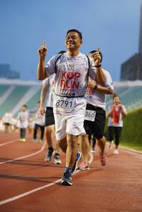 BIB: 201, 8791, 360
                            <button type="button" onclick="openModal(5909349)" class="btn btn-primary btn-sm float-right btn-popup" data-toggle="modal" data-target=".modal-high-quality">
                        <i class="fas fa-shopping-cart"></i> Add to Cart
                    </button>
                                            <button type="button" onclick="isThisMe(5909349, true)" class="btn btn-success btn-sm float-right btn-popup btn-isme hidden" data-toggle="tooltip" data-placement="bottom" title="นี่คือรูปของคุณใช่ไหม คลิกที่นี่เพื่อเอาเข้าอัลบั้ม">
                        <i class="fas fa-plus"></i> Add to album
                    </button>
                    <button type="button" onclick="isThisMe(5909349, false)" class="btn btn-warning btn-sm float-right btn-popup btn-isnotme hidden">
                        <i class="fas fa-ban"></i> Remove from album
                    </button>