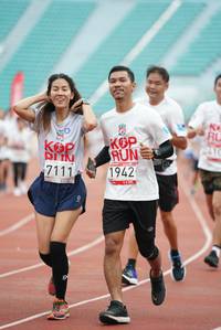 BIB: 1942, 7111
                            <button type="button" onclick="openModal(5925139)" class="btn btn-primary btn-sm float-right btn-popup" data-toggle="modal" data-target=".modal-high-quality">
                        <i class="fas fa-shopping-cart"></i> Add to Cart
                    </button>
                                            <button type="button" onclick="isThisMe(5925139, true)" class="btn btn-success btn-sm float-right btn-popup btn-isme hidden" data-toggle="tooltip" data-placement="bottom" title="นี่คือรูปของคุณใช่ไหม คลิกที่นี่เพื่อเอาเข้าอัลบั้ม">
                        <i class="fas fa-plus"></i> Add to album
                    </button>
                    <button type="button" onclick="isThisMe(5925139, false)" class="btn btn-warning btn-sm float-right btn-popup btn-isnotme hidden">
                        <i class="fas fa-ban"></i> Remove from album
                    </button>