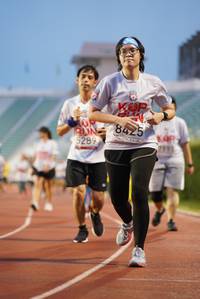 BIB: 8425, 5289
                            <button type="button" onclick="openModal(5911201)" class="btn btn-primary btn-sm float-right btn-popup" data-toggle="modal" data-target=".modal-high-quality">
                        <i class="fas fa-shopping-cart"></i> Add to Cart
                    </button>
                                            <button type="button" onclick="isThisMe(5911201, true)" class="btn btn-success btn-sm float-right btn-popup btn-isme hidden" data-toggle="tooltip" data-placement="bottom" title="นี่คือรูปของคุณใช่ไหม คลิกที่นี่เพื่อเอาเข้าอัลบั้ม">
                        <i class="fas fa-plus"></i> Add to album
                    </button>
                    <button type="button" onclick="isThisMe(5911201, false)" class="btn btn-warning btn-sm float-right btn-popup btn-isnotme hidden">
                        <i class="fas fa-ban"></i> Remove from album
                    </button>