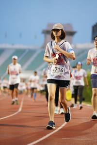 BIB: 6716
                            <button type="button" onclick="openModal(5911180)" class="btn btn-primary btn-sm float-right btn-popup" data-toggle="modal" data-target=".modal-high-quality">
                        <i class="fas fa-shopping-cart"></i> Add to Cart
                    </button>
                                            <button type="button" onclick="isThisMe(5911180, true)" class="btn btn-success btn-sm float-right btn-popup btn-isme hidden" data-toggle="tooltip" data-placement="bottom" title="นี่คือรูปของคุณใช่ไหม คลิกที่นี่เพื่อเอาเข้าอัลบั้ม">
                        <i class="fas fa-plus"></i> Add to album
                    </button>
                    <button type="button" onclick="isThisMe(5911180, false)" class="btn btn-warning btn-sm float-right btn-popup btn-isnotme hidden">
                        <i class="fas fa-ban"></i> Remove from album
                    </button>