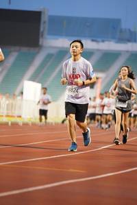 BIB: 8824
                            <button type="button" onclick="openModal(5910074)" class="btn btn-primary btn-sm float-right btn-popup" data-toggle="modal" data-target=".modal-high-quality">
                        <i class="fas fa-shopping-cart"></i> Add to Cart
                    </button>
                                            <button type="button" onclick="isThisMe(5910074, true)" class="btn btn-success btn-sm float-right btn-popup btn-isme hidden" data-toggle="tooltip" data-placement="bottom" title="นี่คือรูปของคุณใช่ไหม คลิกที่นี่เพื่อเอาเข้าอัลบั้ม">
                        <i class="fas fa-plus"></i> Add to album
                    </button>
                    <button type="button" onclick="isThisMe(5910074, false)" class="btn btn-warning btn-sm float-right btn-popup btn-isnotme hidden">
                        <i class="fas fa-ban"></i> Remove from album
                    </button>