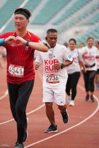 BIB: 4541, 201, 2736
                            <button type="button" onclick="openModal(5929165)" class="btn btn-primary btn-sm float-right btn-popup" data-toggle="modal" data-target=".modal-high-quality">
                        <i class="fas fa-shopping-cart"></i> Add to Cart
                    </button>
                                            <button type="button" onclick="isThisMe(5929165, true)" class="btn btn-success btn-sm float-right btn-popup btn-isme hidden" data-toggle="tooltip" data-placement="bottom" title="นี่คือรูปของคุณใช่ไหม คลิกที่นี่เพื่อเอาเข้าอัลบั้ม">
                        <i class="fas fa-plus"></i> Add to album
                    </button>
                    <button type="button" onclick="isThisMe(5929165, false)" class="btn btn-warning btn-sm float-right btn-popup btn-isnotme hidden">
                        <i class="fas fa-ban"></i> Remove from album
                    </button>