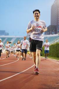 BIB: 8239, 
                            <button type="button" onclick="openModal(5912337)" class="btn btn-primary btn-sm float-right btn-popup" data-toggle="modal" data-target=".modal-high-quality">
                        <i class="fas fa-shopping-cart"></i> Add to Cart
                    </button>
                                            <button type="button" onclick="isThisMe(5912337, true)" class="btn btn-success btn-sm float-right btn-popup btn-isme hidden" data-toggle="tooltip" data-placement="bottom" title="นี่คือรูปของคุณใช่ไหม คลิกที่นี่เพื่อเอาเข้าอัลบั้ม">
                        <i class="fas fa-plus"></i> Add to album
                    </button>
                    <button type="button" onclick="isThisMe(5912337, false)" class="btn btn-warning btn-sm float-right btn-popup btn-isnotme hidden">
                        <i class="fas fa-ban"></i> Remove from album
                    </button>