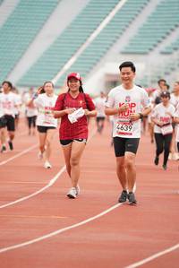 BIB: 4639
                            <button type="button" onclick="openModal(5931758)" class="btn btn-primary btn-sm float-right btn-popup" data-toggle="modal" data-target=".modal-high-quality">
                        <i class="fas fa-shopping-cart"></i> Add to Cart
                    </button>
                                            <button type="button" onclick="isThisMe(5931758, true)" class="btn btn-success btn-sm float-right btn-popup btn-isme hidden" data-toggle="tooltip" data-placement="bottom" title="นี่คือรูปของคุณใช่ไหม คลิกที่นี่เพื่อเอาเข้าอัลบั้ม">
                        <i class="fas fa-plus"></i> Add to album
                    </button>
                    <button type="button" onclick="isThisMe(5931758, false)" class="btn btn-warning btn-sm float-right btn-popup btn-isnotme hidden">
                        <i class="fas fa-ban"></i> Remove from album
                    </button>