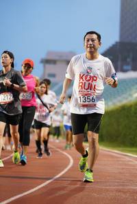 BIB: 1212, 4650, 1356
                            <button type="button" onclick="openModal(5911035)" class="btn btn-primary btn-sm float-right btn-popup" data-toggle="modal" data-target=".modal-high-quality">
                        <i class="fas fa-shopping-cart"></i> Add to Cart
                    </button>
                                            <button type="button" onclick="isThisMe(5911035, true)" class="btn btn-success btn-sm float-right btn-popup btn-isme hidden" data-toggle="tooltip" data-placement="bottom" title="นี่คือรูปของคุณใช่ไหม คลิกที่นี่เพื่อเอาเข้าอัลบั้ม">
                        <i class="fas fa-plus"></i> Add to album
                    </button>
                    <button type="button" onclick="isThisMe(5911035, false)" class="btn btn-warning btn-sm float-right btn-popup btn-isnotme hidden">
                        <i class="fas fa-ban"></i> Remove from album
                    </button>