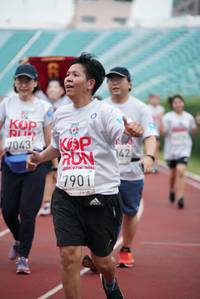 BIB: 7901, 7043, 142
                            <button type="button" onclick="openModal(5913856)" class="btn btn-primary btn-sm float-right btn-popup" data-toggle="modal" data-target=".modal-high-quality">
                        <i class="fas fa-shopping-cart"></i> Add to Cart
                    </button>
                                            <button type="button" onclick="isThisMe(5913856, true)" class="btn btn-success btn-sm float-right btn-popup btn-isme hidden" data-toggle="tooltip" data-placement="bottom" title="นี่คือรูปของคุณใช่ไหม คลิกที่นี่เพื่อเอาเข้าอัลบั้ม">
                        <i class="fas fa-plus"></i> Add to album
                    </button>
                    <button type="button" onclick="isThisMe(5913856, false)" class="btn btn-warning btn-sm float-right btn-popup btn-isnotme hidden">
                        <i class="fas fa-ban"></i> Remove from album
                    </button>