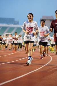 BIB: 6047, 7202
                            <button type="button" onclick="openModal(5910905)" class="btn btn-primary btn-sm float-right btn-popup" data-toggle="modal" data-target=".modal-high-quality">
                        <i class="fas fa-shopping-cart"></i> Add to Cart
                    </button>
                                            <button type="button" onclick="isThisMe(5910905, true)" class="btn btn-success btn-sm float-right btn-popup btn-isme hidden" data-toggle="tooltip" data-placement="bottom" title="นี่คือรูปของคุณใช่ไหม คลิกที่นี่เพื่อเอาเข้าอัลบั้ม">
                        <i class="fas fa-plus"></i> Add to album
                    </button>
                    <button type="button" onclick="isThisMe(5910905, false)" class="btn btn-warning btn-sm float-right btn-popup btn-isnotme hidden">
                        <i class="fas fa-ban"></i> Remove from album
                    </button>