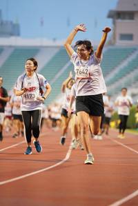 BIB: 7642, 8173
                            <button type="button" onclick="openModal(5912511)" class="btn btn-primary btn-sm float-right btn-popup" data-toggle="modal" data-target=".modal-high-quality">
                        <i class="fas fa-shopping-cart"></i> Add to Cart
                    </button>
                                            <button type="button" onclick="isThisMe(5912511, true)" class="btn btn-success btn-sm float-right btn-popup btn-isme hidden" data-toggle="tooltip" data-placement="bottom" title="นี่คือรูปของคุณใช่ไหม คลิกที่นี่เพื่อเอาเข้าอัลบั้ม">
                        <i class="fas fa-plus"></i> Add to album
                    </button>
                    <button type="button" onclick="isThisMe(5912511, false)" class="btn btn-warning btn-sm float-right btn-popup btn-isnotme hidden">
                        <i class="fas fa-ban"></i> Remove from album
                    </button>