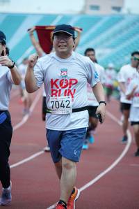 BIB: 7042
                            <button type="button" onclick="openModal(5913895)" class="btn btn-primary btn-sm float-right btn-popup" data-toggle="modal" data-target=".modal-high-quality">
                        <i class="fas fa-shopping-cart"></i> Add to Cart
                    </button>
                                            <button type="button" onclick="isThisMe(5913895, true)" class="btn btn-success btn-sm float-right btn-popup btn-isme hidden" data-toggle="tooltip" data-placement="bottom" title="นี่คือรูปของคุณใช่ไหม คลิกที่นี่เพื่อเอาเข้าอัลบั้ม">
                        <i class="fas fa-plus"></i> Add to album
                    </button>
                    <button type="button" onclick="isThisMe(5913895, false)" class="btn btn-warning btn-sm float-right btn-popup btn-isnotme hidden">
                        <i class="fas fa-ban"></i> Remove from album
                    </button>