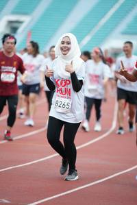 BIB: 8265
                            <button type="button" onclick="openModal(5917577)" class="btn btn-primary btn-sm float-right btn-popup" data-toggle="modal" data-target=".modal-high-quality">
                        <i class="fas fa-shopping-cart"></i> Add to Cart
                    </button>
                                            <button type="button" onclick="isThisMe(5917577, true)" class="btn btn-success btn-sm float-right btn-popup btn-isme hidden" data-toggle="tooltip" data-placement="bottom" title="นี่คือรูปของคุณใช่ไหม คลิกที่นี่เพื่อเอาเข้าอัลบั้ม">
                        <i class="fas fa-plus"></i> Add to album
                    </button>
                    <button type="button" onclick="isThisMe(5917577, false)" class="btn btn-warning btn-sm float-right btn-popup btn-isnotme hidden">
                        <i class="fas fa-ban"></i> Remove from album
                    </button>