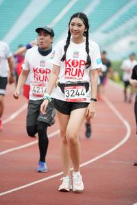 BIB: 4214, 3244
                            <button type="button" onclick="openModal(5918624)" class="btn btn-primary btn-sm float-right btn-popup" data-toggle="modal" data-target=".modal-high-quality">
                        <i class="fas fa-shopping-cart"></i> Add to Cart
                    </button>
                                            <button type="button" onclick="isThisMe(5918624, true)" class="btn btn-success btn-sm float-right btn-popup btn-isme hidden" data-toggle="tooltip" data-placement="bottom" title="นี่คือรูปของคุณใช่ไหม คลิกที่นี่เพื่อเอาเข้าอัลบั้ม">
                        <i class="fas fa-plus"></i> Add to album
                    </button>
                    <button type="button" onclick="isThisMe(5918624, false)" class="btn btn-warning btn-sm float-right btn-popup btn-isnotme hidden">
                        <i class="fas fa-ban"></i> Remove from album
                    </button>