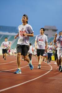 BIB: 5338, 8450
                            <button type="button" onclick="openModal(5909309)" class="btn btn-primary btn-sm float-right btn-popup" data-toggle="modal" data-target=".modal-high-quality">
                        <i class="fas fa-shopping-cart"></i> Add to Cart
                    </button>
                                            <button type="button" onclick="isThisMe(5909309, true)" class="btn btn-success btn-sm float-right btn-popup btn-isme hidden" data-toggle="tooltip" data-placement="bottom" title="นี่คือรูปของคุณใช่ไหม คลิกที่นี่เพื่อเอาเข้าอัลบั้ม">
                        <i class="fas fa-plus"></i> Add to album
                    </button>
                    <button type="button" onclick="isThisMe(5909309, false)" class="btn btn-warning btn-sm float-right btn-popup btn-isnotme hidden">
                        <i class="fas fa-ban"></i> Remove from album
                    </button>