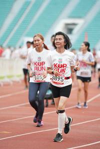 BIB: 053895
                            <button type="button" onclick="openModal(5925765)" class="btn btn-primary btn-sm float-right btn-popup" data-toggle="modal" data-target=".modal-high-quality">
                        <i class="fas fa-shopping-cart"></i> Add to Cart
                    </button>
                                            <button type="button" onclick="isThisMe(5925765, true)" class="btn btn-success btn-sm float-right btn-popup btn-isme hidden" data-toggle="tooltip" data-placement="bottom" title="นี่คือรูปของคุณใช่ไหม คลิกที่นี่เพื่อเอาเข้าอัลบั้ม">
                        <i class="fas fa-plus"></i> Add to album
                    </button>
                    <button type="button" onclick="isThisMe(5925765, false)" class="btn btn-warning btn-sm float-right btn-popup btn-isnotme hidden">
                        <i class="fas fa-ban"></i> Remove from album
                    </button>