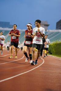 BIB: 3378, 079, 2114
                            <button type="button" onclick="openModal(5908994)" class="btn btn-primary btn-sm float-right btn-popup" data-toggle="modal" data-target=".modal-high-quality">
                        <i class="fas fa-shopping-cart"></i> Add to Cart
                    </button>
                                            <button type="button" onclick="isThisMe(5908994, true)" class="btn btn-success btn-sm float-right btn-popup btn-isme hidden" data-toggle="tooltip" data-placement="bottom" title="นี่คือรูปของคุณใช่ไหม คลิกที่นี่เพื่อเอาเข้าอัลบั้ม">
                        <i class="fas fa-plus"></i> Add to album
                    </button>
                    <button type="button" onclick="isThisMe(5908994, false)" class="btn btn-warning btn-sm float-right btn-popup btn-isnotme hidden">
                        <i class="fas fa-ban"></i> Remove from album
                    </button>