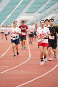 BIB: 5621, 1771, 4802
                            <button type="button" onclick="openModal(5931361)" class="btn btn-primary btn-sm float-right btn-popup" data-toggle="modal" data-target=".modal-high-quality">
                        <i class="fas fa-shopping-cart"></i> Add to Cart
                    </button>
                                            <button type="button" onclick="isThisMe(5931361, true)" class="btn btn-success btn-sm float-right btn-popup btn-isme hidden" data-toggle="tooltip" data-placement="bottom" title="นี่คือรูปของคุณใช่ไหม คลิกที่นี่เพื่อเอาเข้าอัลบั้ม">
                        <i class="fas fa-plus"></i> Add to album
                    </button>
                    <button type="button" onclick="isThisMe(5931361, false)" class="btn btn-warning btn-sm float-right btn-popup btn-isnotme hidden">
                        <i class="fas fa-ban"></i> Remove from album
                    </button>