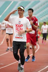 BIB: 1906
                            <button type="button" onclick="openModal(5928542)" class="btn btn-primary btn-sm float-right btn-popup" data-toggle="modal" data-target=".modal-high-quality">
                        <i class="fas fa-shopping-cart"></i> Add to Cart
                    </button>
                                            <button type="button" onclick="isThisMe(5928542, true)" class="btn btn-success btn-sm float-right btn-popup btn-isme hidden" data-toggle="tooltip" data-placement="bottom" title="นี่คือรูปของคุณใช่ไหม คลิกที่นี่เพื่อเอาเข้าอัลบั้ม">
                        <i class="fas fa-plus"></i> Add to album
                    </button>
                    <button type="button" onclick="isThisMe(5928542, false)" class="btn btn-warning btn-sm float-right btn-popup btn-isnotme hidden">
                        <i class="fas fa-ban"></i> Remove from album
                    </button>