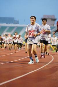 BIB: 6047, 7202
                            <button type="button" onclick="openModal(5910899)" class="btn btn-primary btn-sm float-right btn-popup" data-toggle="modal" data-target=".modal-high-quality">
                        <i class="fas fa-shopping-cart"></i> Add to Cart
                    </button>
                                            <button type="button" onclick="isThisMe(5910899, true)" class="btn btn-success btn-sm float-right btn-popup btn-isme hidden" data-toggle="tooltip" data-placement="bottom" title="นี่คือรูปของคุณใช่ไหม คลิกที่นี่เพื่อเอาเข้าอัลบั้ม">
                        <i class="fas fa-plus"></i> Add to album
                    </button>
                    <button type="button" onclick="isThisMe(5910899, false)" class="btn btn-warning btn-sm float-right btn-popup btn-isnotme hidden">
                        <i class="fas fa-ban"></i> Remove from album
                    </button>