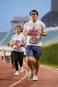 BIB: 201, 2748, 6829
                            <button type="button" onclick="openModal(5911216)" class="btn btn-primary btn-sm float-right btn-popup" data-toggle="modal" data-target=".modal-high-quality">
                        <i class="fas fa-shopping-cart"></i> Add to Cart
                    </button>
                                            <button type="button" onclick="isThisMe(5911216, true)" class="btn btn-success btn-sm float-right btn-popup btn-isme hidden" data-toggle="tooltip" data-placement="bottom" title="นี่คือรูปของคุณใช่ไหม คลิกที่นี่เพื่อเอาเข้าอัลบั้ม">
                        <i class="fas fa-plus"></i> Add to album
                    </button>
                    <button type="button" onclick="isThisMe(5911216, false)" class="btn btn-warning btn-sm float-right btn-popup btn-isnotme hidden">
                        <i class="fas fa-ban"></i> Remove from album
                    </button>