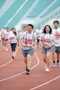 BIB: 508, 509
                            <button type="button" onclick="openModal(5924678)" class="btn btn-primary btn-sm float-right btn-popup" data-toggle="modal" data-target=".modal-high-quality">
                        <i class="fas fa-shopping-cart"></i> Add to Cart
                    </button>
                                            <button type="button" onclick="isThisMe(5924678, true)" class="btn btn-success btn-sm float-right btn-popup btn-isme hidden" data-toggle="tooltip" data-placement="bottom" title="นี่คือรูปของคุณใช่ไหม คลิกที่นี่เพื่อเอาเข้าอัลบั้ม">
                        <i class="fas fa-plus"></i> Add to album
                    </button>
                    <button type="button" onclick="isThisMe(5924678, false)" class="btn btn-warning btn-sm float-right btn-popup btn-isnotme hidden">
                        <i class="fas fa-ban"></i> Remove from album
                    </button>