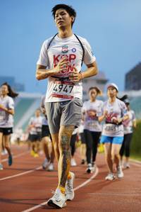 BIB: 4947
                            <button type="button" onclick="openModal(5910311)" class="btn btn-primary btn-sm float-right btn-popup" data-toggle="modal" data-target=".modal-high-quality">
                        <i class="fas fa-shopping-cart"></i> Add to Cart
                    </button>
                                            <button type="button" onclick="isThisMe(5910311, true)" class="btn btn-success btn-sm float-right btn-popup btn-isme hidden" data-toggle="tooltip" data-placement="bottom" title="นี่คือรูปของคุณใช่ไหม คลิกที่นี่เพื่อเอาเข้าอัลบั้ม">
                        <i class="fas fa-plus"></i> Add to album
                    </button>
                    <button type="button" onclick="isThisMe(5910311, false)" class="btn btn-warning btn-sm float-right btn-popup btn-isnotme hidden">
                        <i class="fas fa-ban"></i> Remove from album
                    </button>