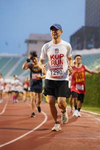 BIB: 1290
                            <button type="button" onclick="openModal(5910483)" class="btn btn-primary btn-sm float-right btn-popup" data-toggle="modal" data-target=".modal-high-quality">
                        <i class="fas fa-shopping-cart"></i> Add to Cart
                    </button>
                                            <button type="button" onclick="isThisMe(5910483, true)" class="btn btn-success btn-sm float-right btn-popup btn-isme hidden" data-toggle="tooltip" data-placement="bottom" title="นี่คือรูปของคุณใช่ไหม คลิกที่นี่เพื่อเอาเข้าอัลบั้ม">
                        <i class="fas fa-plus"></i> Add to album
                    </button>
                    <button type="button" onclick="isThisMe(5910483, false)" class="btn btn-warning btn-sm float-right btn-popup btn-isnotme hidden">
                        <i class="fas fa-ban"></i> Remove from album
                    </button>