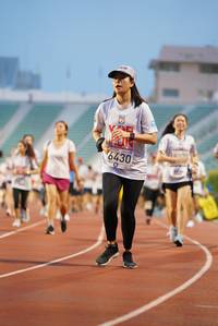 BIB: 6430
                            <button type="button" onclick="openModal(5911772)" class="btn btn-primary btn-sm float-right btn-popup" data-toggle="modal" data-target=".modal-high-quality">
                        <i class="fas fa-shopping-cart"></i> Add to Cart
                    </button>
                                            <button type="button" onclick="isThisMe(5911772, true)" class="btn btn-success btn-sm float-right btn-popup btn-isme hidden" data-toggle="tooltip" data-placement="bottom" title="นี่คือรูปของคุณใช่ไหม คลิกที่นี่เพื่อเอาเข้าอัลบั้ม">
                        <i class="fas fa-plus"></i> Add to album
                    </button>
                    <button type="button" onclick="isThisMe(5911772, false)" class="btn btn-warning btn-sm float-right btn-popup btn-isnotme hidden">
                        <i class="fas fa-ban"></i> Remove from album
                    </button>