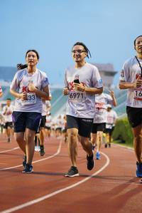 BIB: 6971, 433
                            <button type="button" onclick="openModal(5911946)" class="btn btn-primary btn-sm float-right btn-popup" data-toggle="modal" data-target=".modal-high-quality">
                        <i class="fas fa-shopping-cart"></i> Add to Cart
                    </button>
                                            <button type="button" onclick="isThisMe(5911946, true)" class="btn btn-success btn-sm float-right btn-popup btn-isme hidden" data-toggle="tooltip" data-placement="bottom" title="นี่คือรูปของคุณใช่ไหม คลิกที่นี่เพื่อเอาเข้าอัลบั้ม">
                        <i class="fas fa-plus"></i> Add to album
                    </button>
                    <button type="button" onclick="isThisMe(5911946, false)" class="btn btn-warning btn-sm float-right btn-popup btn-isnotme hidden">
                        <i class="fas fa-ban"></i> Remove from album
                    </button>