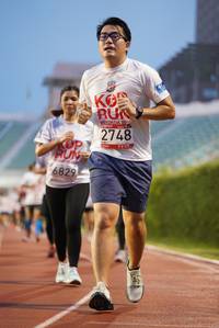 BIB: 201, 2748, 6829
                            <button type="button" onclick="openModal(5911244)" class="btn btn-primary btn-sm float-right btn-popup" data-toggle="modal" data-target=".modal-high-quality">
                        <i class="fas fa-shopping-cart"></i> Add to Cart
                    </button>
                                            <button type="button" onclick="isThisMe(5911244, true)" class="btn btn-success btn-sm float-right btn-popup btn-isme hidden" data-toggle="tooltip" data-placement="bottom" title="นี่คือรูปของคุณใช่ไหม คลิกที่นี่เพื่อเอาเข้าอัลบั้ม">
                        <i class="fas fa-plus"></i> Add to album
                    </button>
                    <button type="button" onclick="isThisMe(5911244, false)" class="btn btn-warning btn-sm float-right btn-popup btn-isnotme hidden">
                        <i class="fas fa-ban"></i> Remove from album
                    </button>