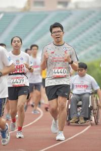 BIB: 4440, 4439
                            <button type="button" onclick="openModal(5950636)" class="btn btn-primary btn-sm float-right btn-popup" data-toggle="modal" data-target=".modal-high-quality">
                        <i class="fas fa-shopping-cart"></i> Add to Cart
                    </button>
                                            <button type="button" onclick="isThisMe(5950636, true)" class="btn btn-success btn-sm float-right btn-popup btn-isme hidden" data-toggle="tooltip" data-placement="bottom" title="นี่คือรูปของคุณใช่ไหม คลิกที่นี่เพื่อเอาเข้าอัลบั้ม">
                        <i class="fas fa-plus"></i> Add to album
                    </button>
                    <button type="button" onclick="isThisMe(5950636, false)" class="btn btn-warning btn-sm float-right btn-popup btn-isnotme hidden">
                        <i class="fas fa-ban"></i> Remove from album
                    </button>