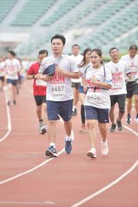 BIB: 242, 349, 6457, 6458
                            <button type="button" onclick="openModal(5942585)" class="btn btn-primary btn-sm float-right btn-popup" data-toggle="modal" data-target=".modal-high-quality">
                        <i class="fas fa-shopping-cart"></i> Add to Cart
                    </button>
                                            <button type="button" onclick="isThisMe(5942585, true)" class="btn btn-success btn-sm float-right btn-popup btn-isme hidden" data-toggle="tooltip" data-placement="bottom" title="นี่คือรูปของคุณใช่ไหม คลิกที่นี่เพื่อเอาเข้าอัลบั้ม">
                        <i class="fas fa-plus"></i> Add to album
                    </button>
                    <button type="button" onclick="isThisMe(5942585, false)" class="btn btn-warning btn-sm float-right btn-popup btn-isnotme hidden">
                        <i class="fas fa-ban"></i> Remove from album
                    </button>