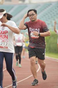 BIB: 217
                            <button type="button" onclick="openModal(5951008)" class="btn btn-primary btn-sm float-right btn-popup" data-toggle="modal" data-target=".modal-high-quality">
                        <i class="fas fa-shopping-cart"></i> Add to Cart
                    </button>
                                            <button type="button" onclick="isThisMe(5951008, true)" class="btn btn-success btn-sm float-right btn-popup btn-isme hidden" data-toggle="tooltip" data-placement="bottom" title="นี่คือรูปของคุณใช่ไหม คลิกที่นี่เพื่อเอาเข้าอัลบั้ม">
                        <i class="fas fa-plus"></i> Add to album
                    </button>
                    <button type="button" onclick="isThisMe(5951008, false)" class="btn btn-warning btn-sm float-right btn-popup btn-isnotme hidden">
                        <i class="fas fa-ban"></i> Remove from album
                    </button>