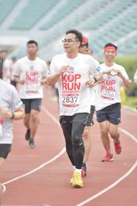 BIB: 1256, 201, 2837
                            <button type="button" onclick="openModal(5942415)" class="btn btn-primary btn-sm float-right btn-popup" data-toggle="modal" data-target=".modal-high-quality">
                        <i class="fas fa-shopping-cart"></i> Add to Cart
                    </button>
                                            <button type="button" onclick="isThisMe(5942415, true)" class="btn btn-success btn-sm float-right btn-popup btn-isme hidden" data-toggle="tooltip" data-placement="bottom" title="นี่คือรูปของคุณใช่ไหม คลิกที่นี่เพื่อเอาเข้าอัลบั้ม">
                        <i class="fas fa-plus"></i> Add to album
                    </button>
                    <button type="button" onclick="isThisMe(5942415, false)" class="btn btn-warning btn-sm float-right btn-popup btn-isnotme hidden">
                        <i class="fas fa-ban"></i> Remove from album
                    </button>