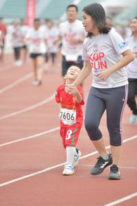 BIB: 7606
                            <button type="button" onclick="openModal(5941886)" class="btn btn-primary btn-sm float-right btn-popup" data-toggle="modal" data-target=".modal-high-quality">
                        <i class="fas fa-shopping-cart"></i> Add to Cart
                    </button>
                                            <button type="button" onclick="isThisMe(5941886, true)" class="btn btn-success btn-sm float-right btn-popup btn-isme hidden" data-toggle="tooltip" data-placement="bottom" title="นี่คือรูปของคุณใช่ไหม คลิกที่นี่เพื่อเอาเข้าอัลบั้ม">
                        <i class="fas fa-plus"></i> Add to album
                    </button>
                    <button type="button" onclick="isThisMe(5941886, false)" class="btn btn-warning btn-sm float-right btn-popup btn-isnotme hidden">
                        <i class="fas fa-ban"></i> Remove from album
                    </button>