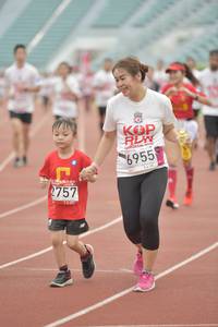 BIB: 6955, 2757
                            <button type="button" onclick="openModal(5949439)" class="btn btn-primary btn-sm float-right btn-popup" data-toggle="modal" data-target=".modal-high-quality">
                        <i class="fas fa-shopping-cart"></i> Add to Cart
                    </button>
                                            <button type="button" onclick="isThisMe(5949439, true)" class="btn btn-success btn-sm float-right btn-popup btn-isme hidden" data-toggle="tooltip" data-placement="bottom" title="นี่คือรูปของคุณใช่ไหม คลิกที่นี่เพื่อเอาเข้าอัลบั้ม">
                        <i class="fas fa-plus"></i> Add to album
                    </button>
                    <button type="button" onclick="isThisMe(5949439, false)" class="btn btn-warning btn-sm float-right btn-popup btn-isnotme hidden">
                        <i class="fas fa-ban"></i> Remove from album
                    </button>