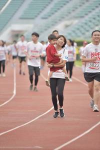 BIB: 5023
                            <button type="button" onclick="openModal(5949739)" class="btn btn-primary btn-sm float-right btn-popup" data-toggle="modal" data-target=".modal-high-quality">
                        <i class="fas fa-shopping-cart"></i> Add to Cart
                    </button>
                                            <button type="button" onclick="isThisMe(5949739, true)" class="btn btn-success btn-sm float-right btn-popup btn-isme hidden" data-toggle="tooltip" data-placement="bottom" title="นี่คือรูปของคุณใช่ไหม คลิกที่นี่เพื่อเอาเข้าอัลบั้ม">
                        <i class="fas fa-plus"></i> Add to album
                    </button>
                    <button type="button" onclick="isThisMe(5949739, false)" class="btn btn-warning btn-sm float-right btn-popup btn-isnotme hidden">
                        <i class="fas fa-ban"></i> Remove from album
                    </button>