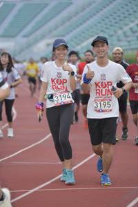 BIB: 3194, 201, 3195
                            <button type="button" onclick="openModal(5922093)" class="btn btn-primary btn-sm float-right btn-popup" data-toggle="modal" data-target=".modal-high-quality">
                        <i class="fas fa-shopping-cart"></i> Add to Cart
                    </button>
                                            <button type="button" onclick="isThisMe(5922093, true)" class="btn btn-success btn-sm float-right btn-popup btn-isme hidden" data-toggle="tooltip" data-placement="bottom" title="นี่คือรูปของคุณใช่ไหม คลิกที่นี่เพื่อเอาเข้าอัลบั้ม">
                        <i class="fas fa-plus"></i> Add to album
                    </button>
                    <button type="button" onclick="isThisMe(5922093, false)" class="btn btn-warning btn-sm float-right btn-popup btn-isnotme hidden">
                        <i class="fas fa-ban"></i> Remove from album
                    </button>