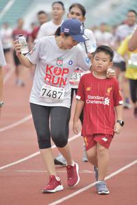 BIB: 7487
                            <button type="button" onclick="openModal(5938636)" class="btn btn-primary btn-sm float-right btn-popup" data-toggle="modal" data-target=".modal-high-quality">
                        <i class="fas fa-shopping-cart"></i> Add to Cart
                    </button>
                                            <button type="button" onclick="isThisMe(5938636, true)" class="btn btn-success btn-sm float-right btn-popup btn-isme hidden" data-toggle="tooltip" data-placement="bottom" title="นี่คือรูปของคุณใช่ไหม คลิกที่นี่เพื่อเอาเข้าอัลบั้ม">
                        <i class="fas fa-plus"></i> Add to album
                    </button>
                    <button type="button" onclick="isThisMe(5938636, false)" class="btn btn-warning btn-sm float-right btn-popup btn-isnotme hidden">
                        <i class="fas fa-ban"></i> Remove from album
                    </button>