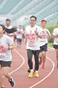 BIB: 1256, 2010, 2837, 806
                            <button type="button" onclick="openModal(5942379)" class="btn btn-primary btn-sm float-right btn-popup" data-toggle="modal" data-target=".modal-high-quality">
                        <i class="fas fa-shopping-cart"></i> Add to Cart
                    </button>
                                            <button type="button" onclick="isThisMe(5942379, true)" class="btn btn-success btn-sm float-right btn-popup btn-isme hidden" data-toggle="tooltip" data-placement="bottom" title="นี่คือรูปของคุณใช่ไหม คลิกที่นี่เพื่อเอาเข้าอัลบั้ม">
                        <i class="fas fa-plus"></i> Add to album
                    </button>
                    <button type="button" onclick="isThisMe(5942379, false)" class="btn btn-warning btn-sm float-right btn-popup btn-isnotme hidden">
                        <i class="fas fa-ban"></i> Remove from album
                    </button>