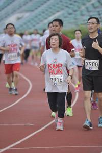 BIB: 7900, 7916
                            <button type="button" onclick="openModal(5922142)" class="btn btn-primary btn-sm float-right btn-popup" data-toggle="modal" data-target=".modal-high-quality">
                        <i class="fas fa-shopping-cart"></i> Add to Cart
                    </button>
                                            <button type="button" onclick="isThisMe(5922142, true)" class="btn btn-success btn-sm float-right btn-popup btn-isme hidden" data-toggle="tooltip" data-placement="bottom" title="นี่คือรูปของคุณใช่ไหม คลิกที่นี่เพื่อเอาเข้าอัลบั้ม">
                        <i class="fas fa-plus"></i> Add to album
                    </button>
                    <button type="button" onclick="isThisMe(5922142, false)" class="btn btn-warning btn-sm float-right btn-popup btn-isnotme hidden">
                        <i class="fas fa-ban"></i> Remove from album
                    </button>