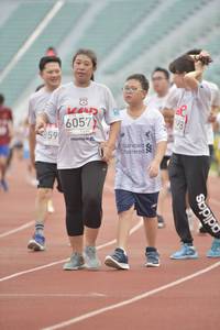 BIB: 6057, 859
                            <button type="button" onclick="openModal(5949984)" class="btn btn-primary btn-sm float-right btn-popup" data-toggle="modal" data-target=".modal-high-quality">
                        <i class="fas fa-shopping-cart"></i> Add to Cart
                    </button>
                                            <button type="button" onclick="isThisMe(5949984, true)" class="btn btn-success btn-sm float-right btn-popup btn-isme hidden" data-toggle="tooltip" data-placement="bottom" title="นี่คือรูปของคุณใช่ไหม คลิกที่นี่เพื่อเอาเข้าอัลบั้ม">
                        <i class="fas fa-plus"></i> Add to album
                    </button>
                    <button type="button" onclick="isThisMe(5949984, false)" class="btn btn-warning btn-sm float-right btn-popup btn-isnotme hidden">
                        <i class="fas fa-ban"></i> Remove from album
                    </button>