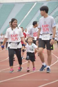 BIB: 825, 7158
                            <button type="button" onclick="openModal(5950056)" class="btn btn-primary btn-sm float-right btn-popup" data-toggle="modal" data-target=".modal-high-quality">
                        <i class="fas fa-shopping-cart"></i> Add to Cart
                    </button>
                                            <button type="button" onclick="isThisMe(5950056, true)" class="btn btn-success btn-sm float-right btn-popup btn-isme hidden" data-toggle="tooltip" data-placement="bottom" title="นี่คือรูปของคุณใช่ไหม คลิกที่นี่เพื่อเอาเข้าอัลบั้ม">
                        <i class="fas fa-plus"></i> Add to album
                    </button>
                    <button type="button" onclick="isThisMe(5950056, false)" class="btn btn-warning btn-sm float-right btn-popup btn-isnotme hidden">
                        <i class="fas fa-ban"></i> Remove from album
                    </button>